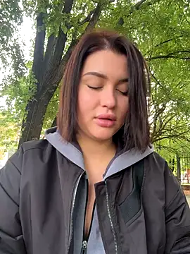 KikiWatson online show from 19, 9, 2025