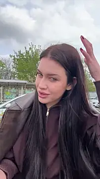 KikiWatson online show from 19, 4, 2026