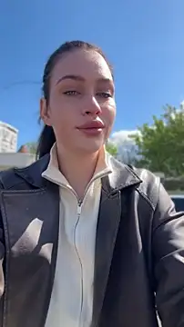 KikiWatson online show from 25, 4, 2026