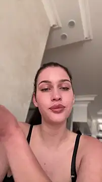 KikiWatson online show from 25, 4, 2026