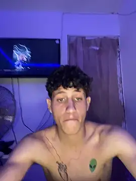 LatinBoysxxx online show from 5, 1, 2025