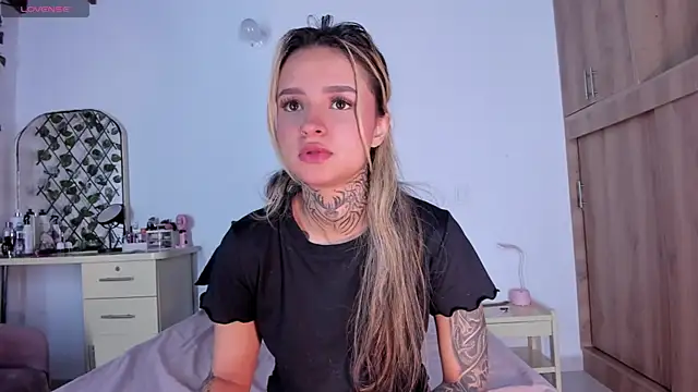 medussa13  online show from 23, 7, 2026