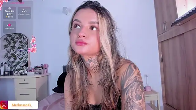 medussa13  online show from 1, 8, 2026