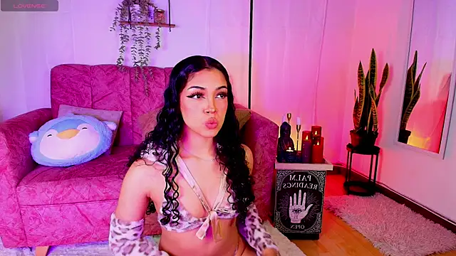 Snapshot of Sara_Jhonson chatting on 13, 4, 2026 Sara Jhonson online show from 13, 4, 2026