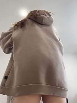 Snapshot of Topvi_ chatting on 9, 11, 2025 Topvi online show from 9, 11, 2025