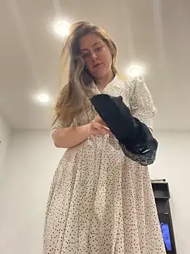 Snapshot of Topvi_ chatting on 15, 12, 2025 Topvi online show from 15, 12, 2025