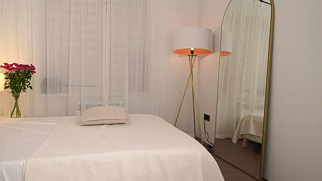 Peopleneedlove144 online show from 11, 11, 2025