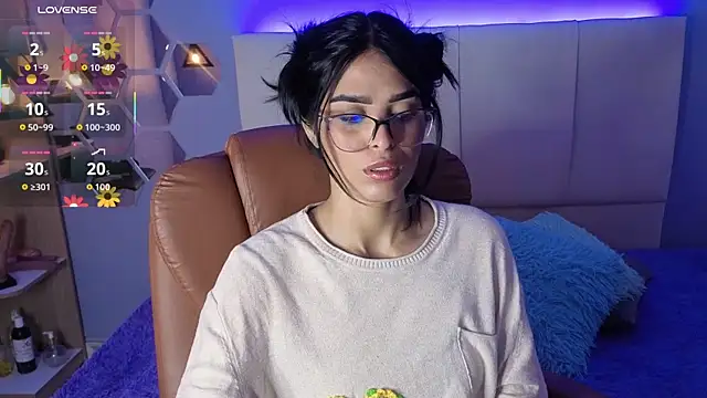 AlessiaVal  online show from 15, 9, 2025