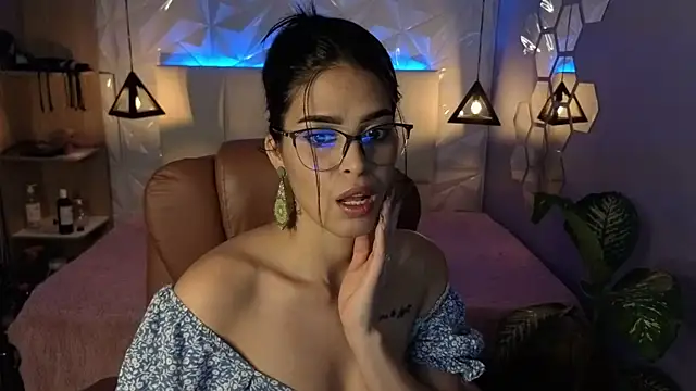 AlessiaVal  online show from 21, 11, 2025