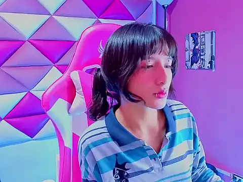 Snapshot of Danny_Face chatting on 3, 10, 2025 Danny Face online show from 3, 10, 2025