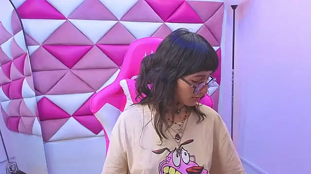 Snapshot of Danny_Face chatting on 27, 11, 2025 Danny Face online show from 27, 11, 2025