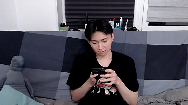 Miram Yu online show from 13, 1, 2025