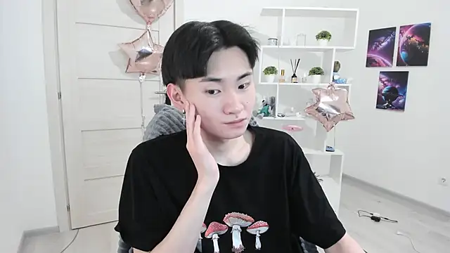 Miram Yu online show from 22, 2, 2025