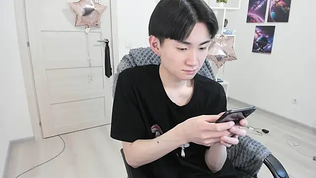 Miram Yu online show from 9, 3, 2025