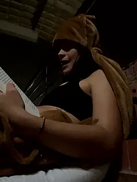 HannaRhodes online show from 12, 1, 2026