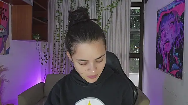 HannaRhodes online show from 10, 2, 2026