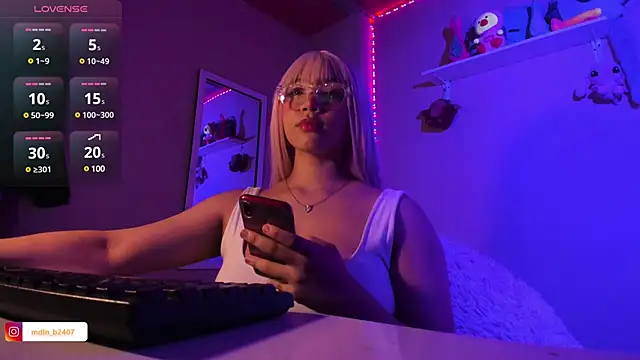 Snapshot of MadelineBenet chatting on 15, 1, 2025 MadelineBenet online show from 15, 1, 2025