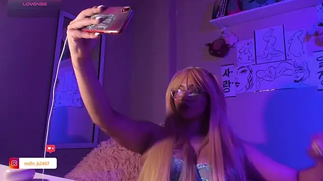 Snapshot of MadelineBenet chatting on 27, 2, 2025 MadelineBenet online show from 27, 2, 2025