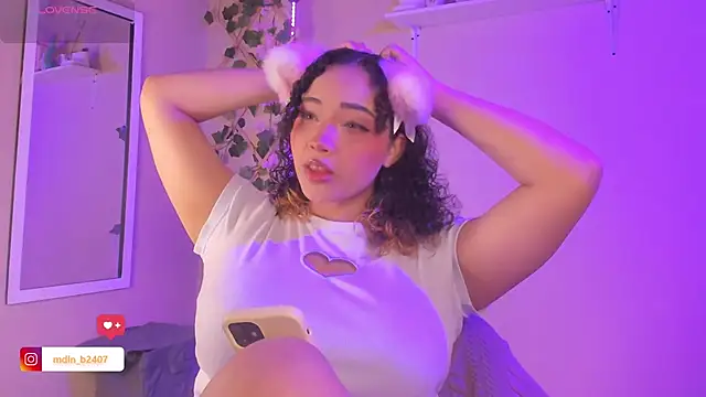 Snapshot of MadelineBenet chatting on 12, 9, 2025 MadelineBenet online show from 12, 9, 2025