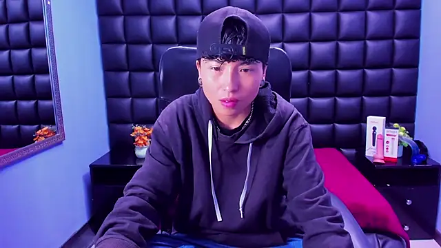 Snapshot of Im_Mathias chatting on 3, 10, 2025 Im Mathias online show from 3, 10, 2025