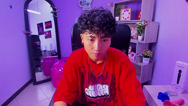 Snapshot of Im_Mathias chatting on 4, 11, 2025 Im Mathias online show from 4, 11, 2025