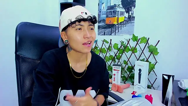 Snapshot of Im_Mathias chatting on 9, 11, 2025 Im Mathias online show from 9, 11, 2025