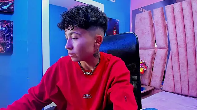 Snapshot of Im_Mathias chatting on 5, 12, 2025 Im Mathias online show from 5, 12, 2025