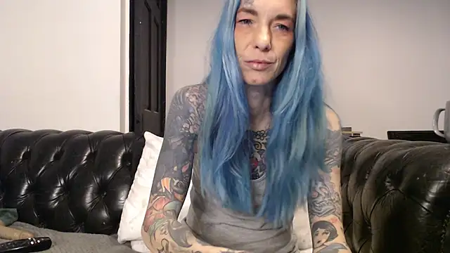 Snapshot of RavenryderUK chatting on 21, 12, 2024 RavenryderUK online show from 21, 12, 2024