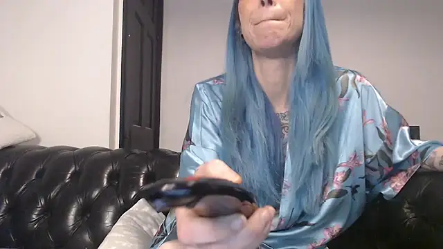 Snapshot of RavenryderUK chatting on 3, 1, 2025 RavenryderUK online show from 3, 1, 2025