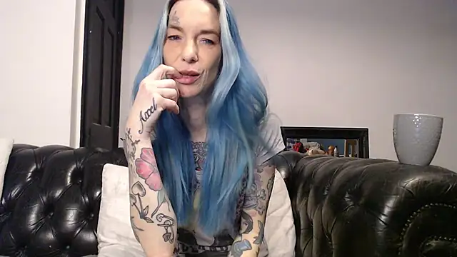 Snapshot of RavenryderUK chatting on 19, 1, 2025 RavenryderUK online show from 19, 1, 2025