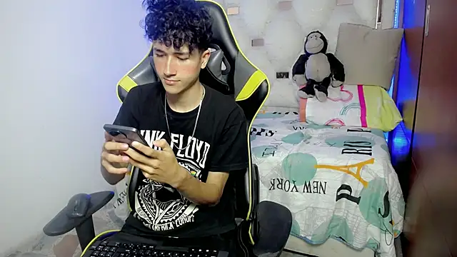 johnny cagee online show from 22, 11, 2025