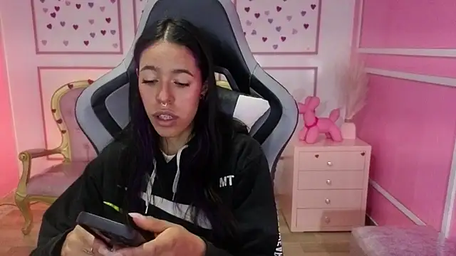 stephania t online show from 29, 11, 2025