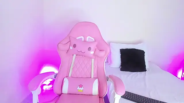 Pammela Smith online show from 30, 1, 2025