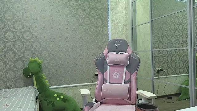 Snapshot of -DIVORA- chatting on 9, 9, 2025 -DIVORA- online show from 9, 9, 2025