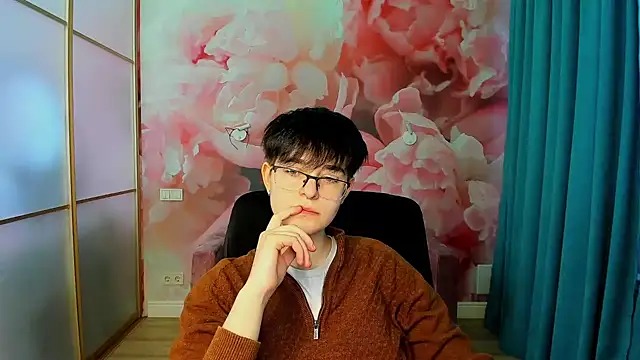 EmiliaYours online show from 3, 12, 2024