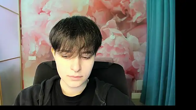 EmiliaYours online show from 9, 12, 2024