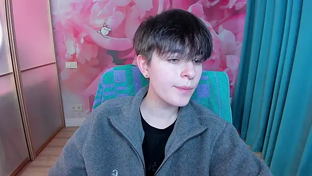 EmiliaYours online show from 7, 2, 2025