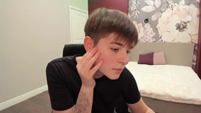 EmiliaYours online show from 18, 10, 2025