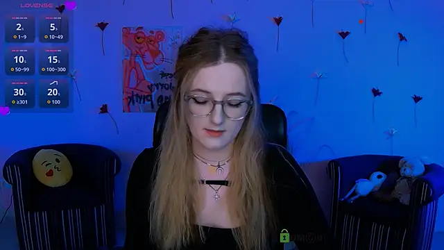 luna berryy online show from 22, 4, 2026