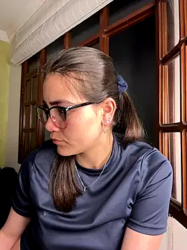 aurora divine online show from 9, 10, 2025