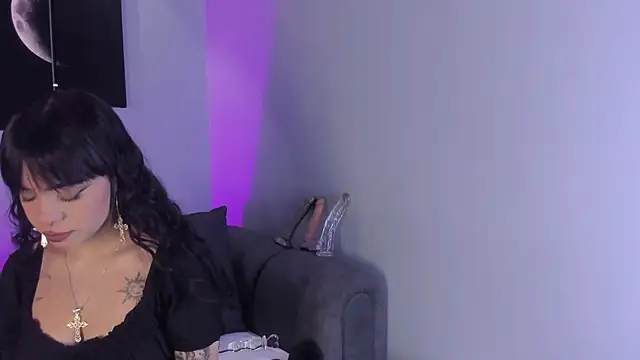 maddy walker online show from 2, 2, 2025