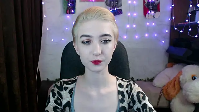 Snapshot of MilanaThorn chatting on 6, 1, 2025 MilanaThorn online show from 6, 1, 2025