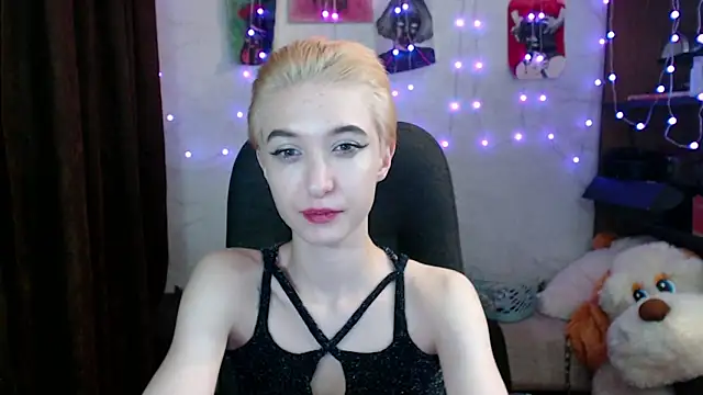 Snapshot of MilanaThorn chatting on 9, 1, 2025 MilanaThorn online show from 9, 1, 2025