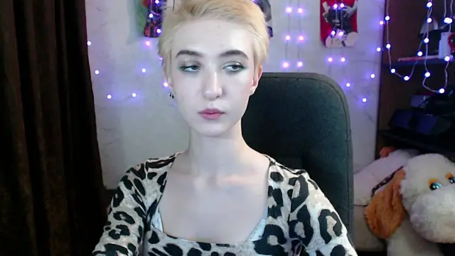 Snapshot of MilanaThorn chatting on 13, 1, 2025 MilanaThorn online show from 13, 1, 2025