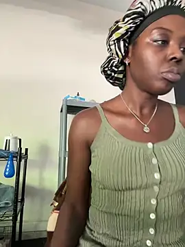 choclatepeaach online show from 23, 4, 2026