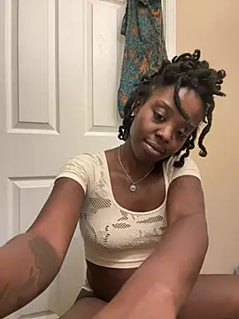 choclatepeaach online show from 25, 4, 2026