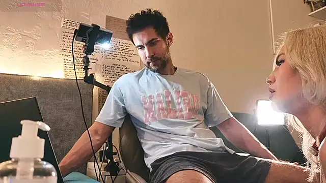 Snapshot of 2lust chatting on 22, 12, 2025 2lust online show from 22, 12, 2025