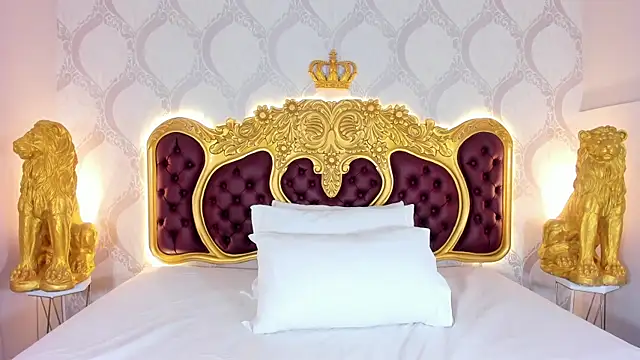 KendralHolson online show from 4, 10, 2025