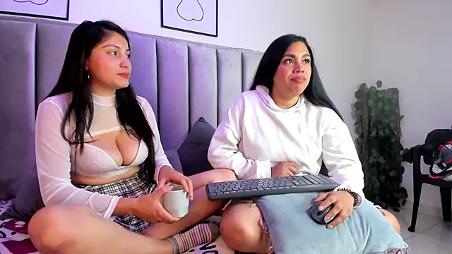 Snapshot of Laiia_Page chatting on 12, 3, 2025 Laiia Page online show from 12, 3, 2025