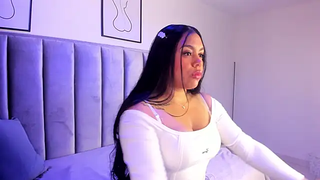 Snapshot of Laiia_Page chatting on 29, 11, 2025 Laiia Page online show from 29, 11, 2025